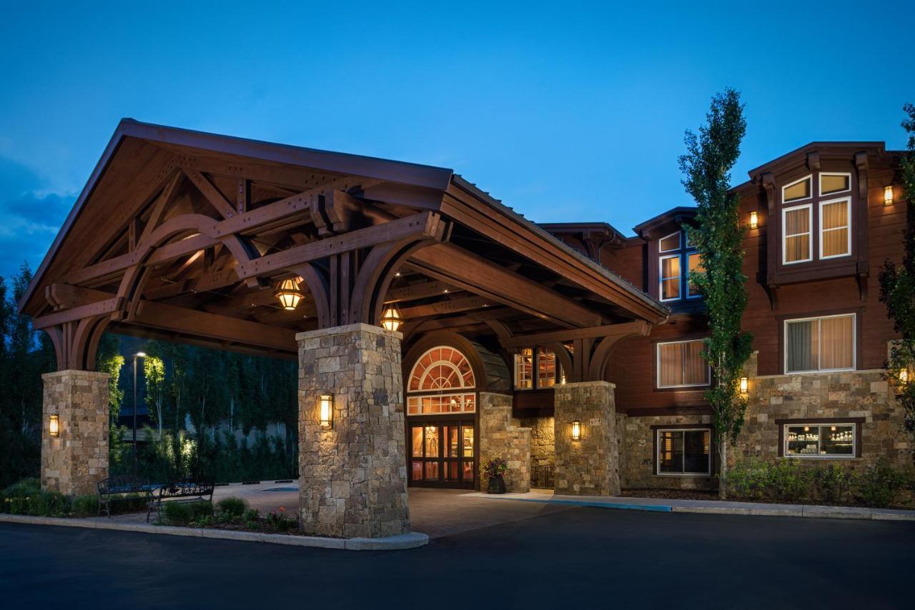 Resort Wyoming Of Hole