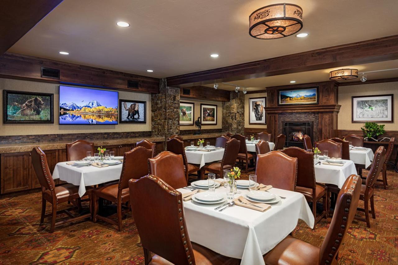 Resort Wyoming Of Hole