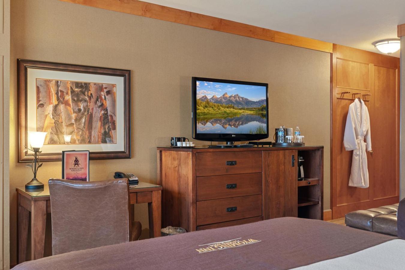 Resort Wyoming Of Hole 5*