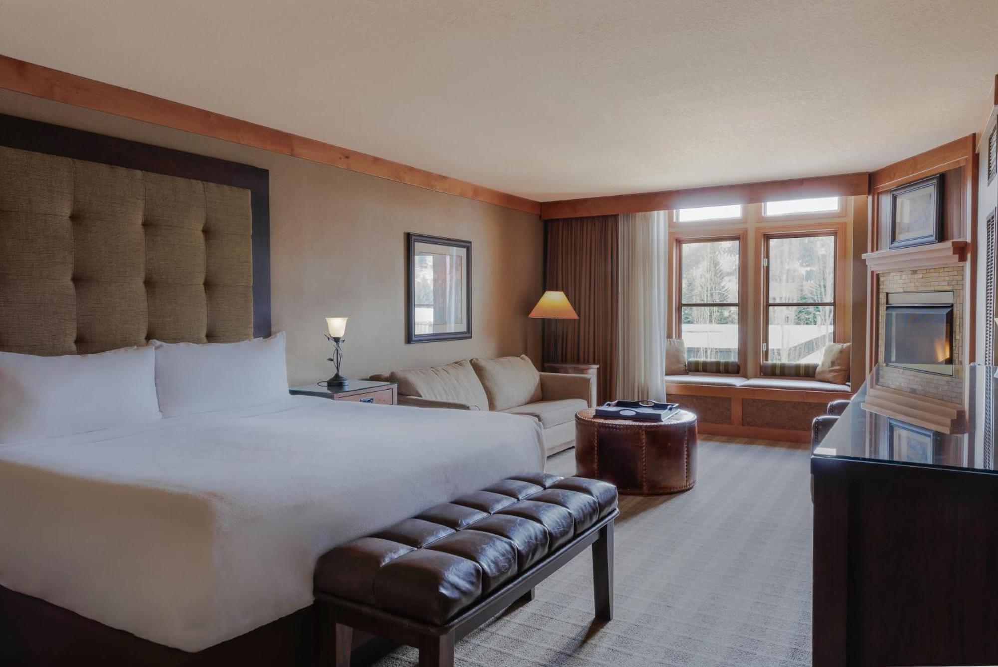 Resort Wyoming Of Hole